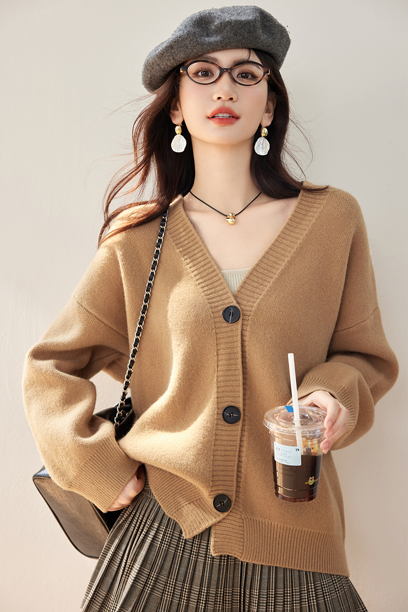 Khaki knitted retro tops camel lazy coat for women