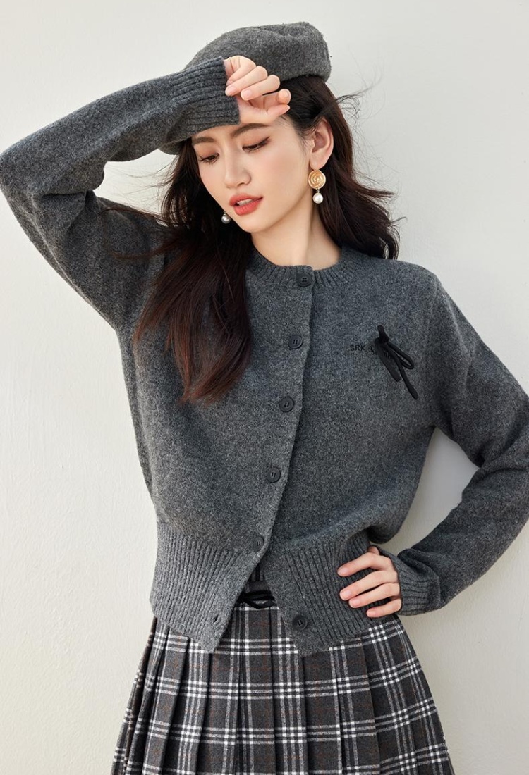 Long sleeve autumn sweater gray short cardigan for women