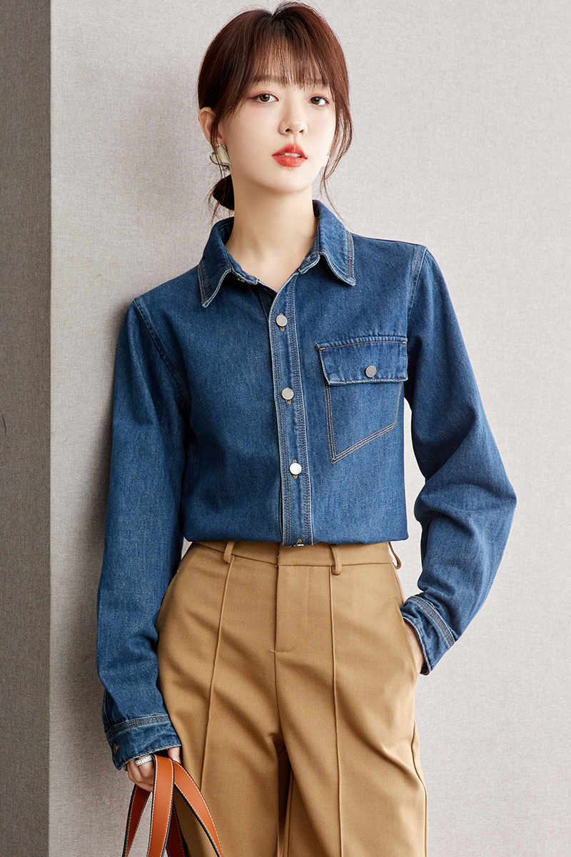 Pocket autumn denim shirt