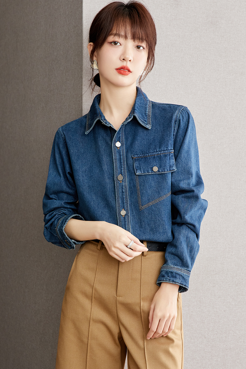 Pocket autumn denim shirt