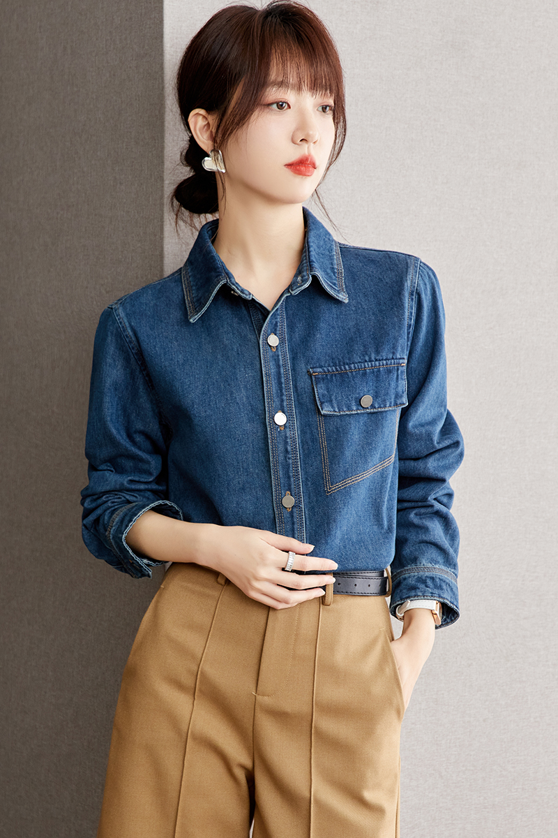 Pocket autumn denim shirt