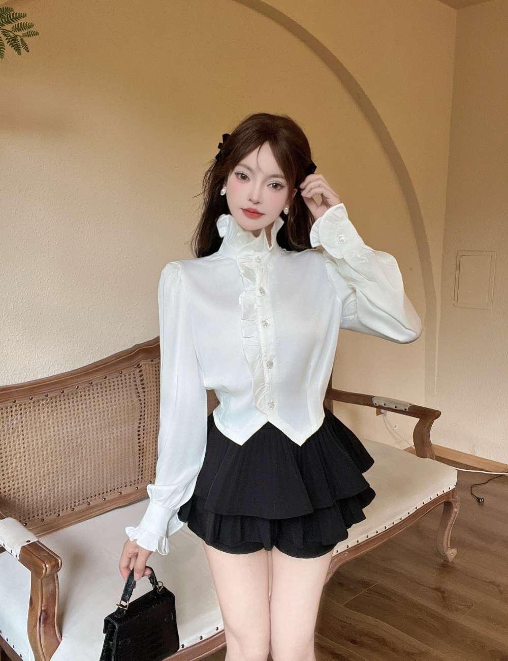 Beautiful elegant short skirt tender shirt 2pcs set