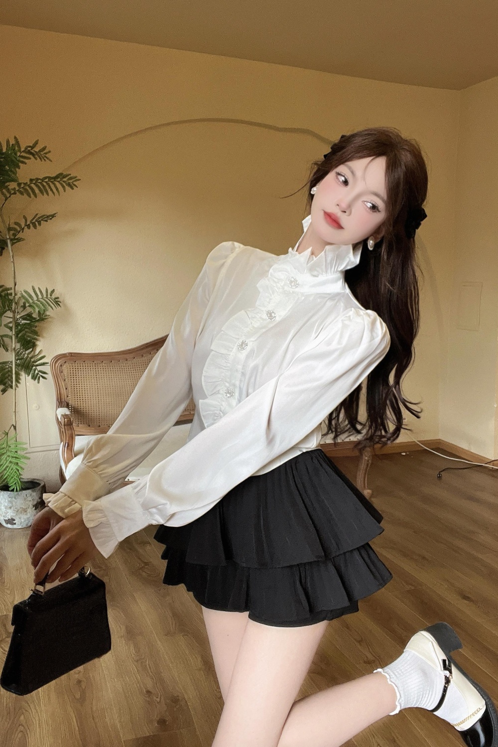 Beautiful elegant short skirt tender shirt 2pcs set