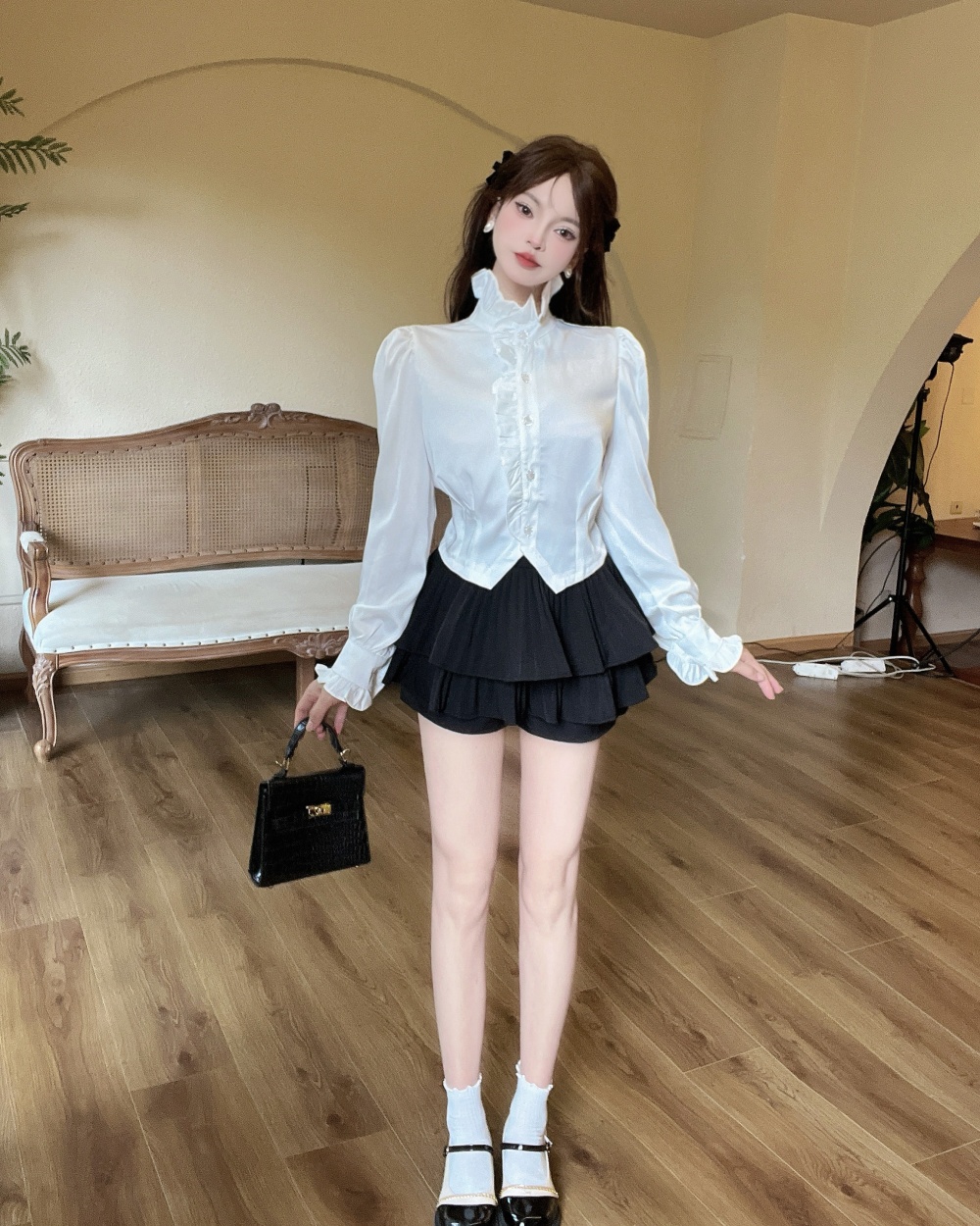 Beautiful elegant short skirt tender shirt 2pcs set