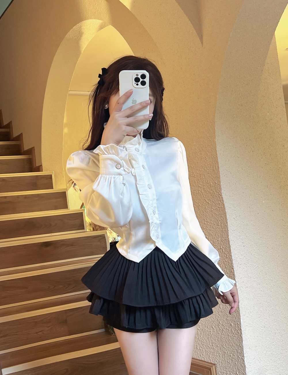 Beautiful elegant short skirt tender shirt 2pcs set