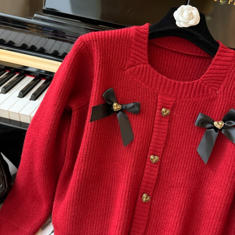 Autumn and winter bow show young sweater for women