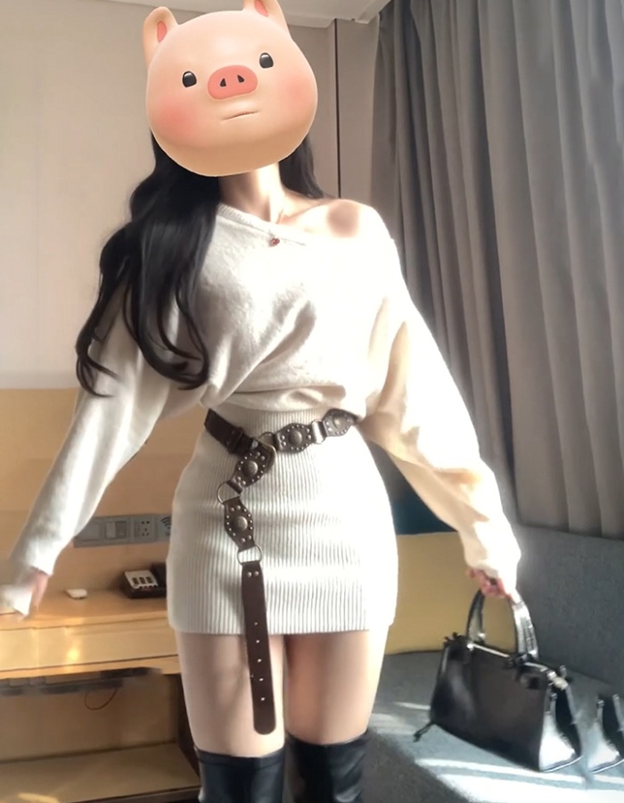 Slim knitted autumn and winter fashion dress