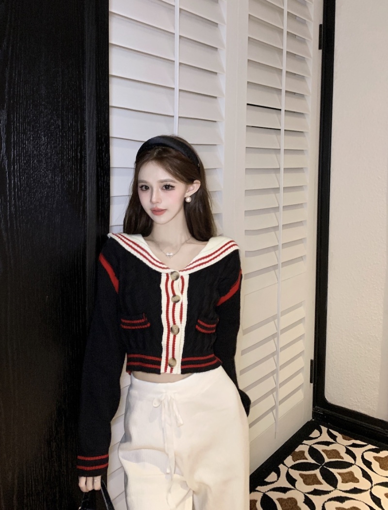 Autumn and winter knitted tops short navy collar sweater