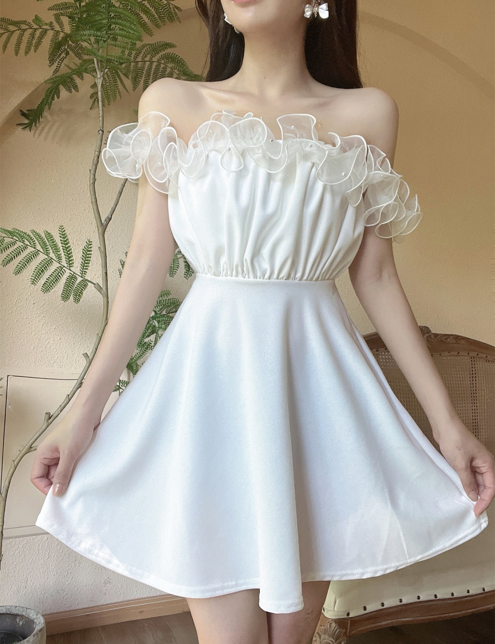 Big skirt flat shoulder sexy pinched waist bottoming dress