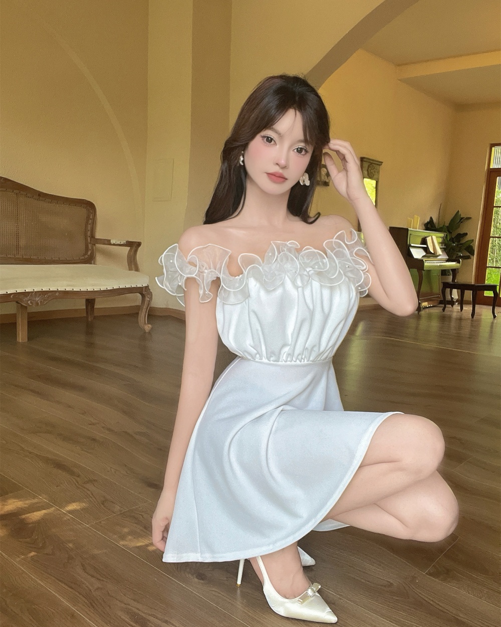 Big skirt flat shoulder sexy pinched waist bottoming dress