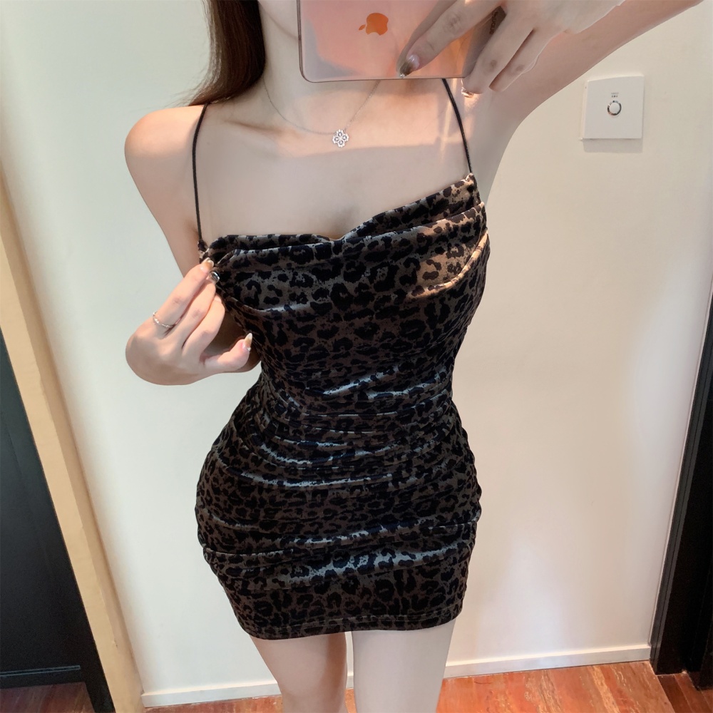 Low-cut leopard package hip tight sexy sling dress