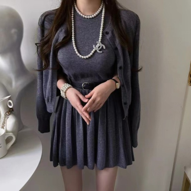 Round neck knitted dress fashion cardigan 2pcs set