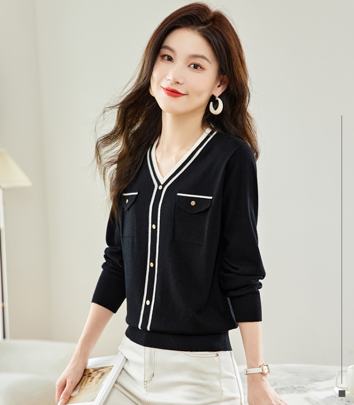 Western style V-neck bottoming shirt autumn and winter tops