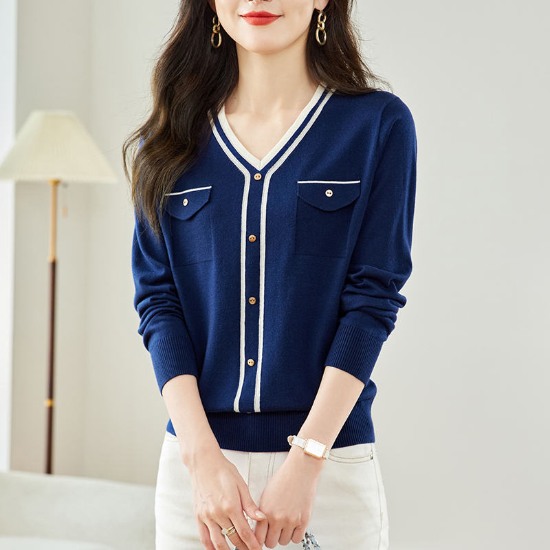 Western style V-neck bottoming shirt autumn and winter tops