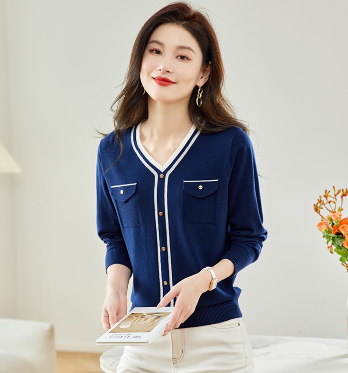 Western style V-neck bottoming shirt autumn and winter tops