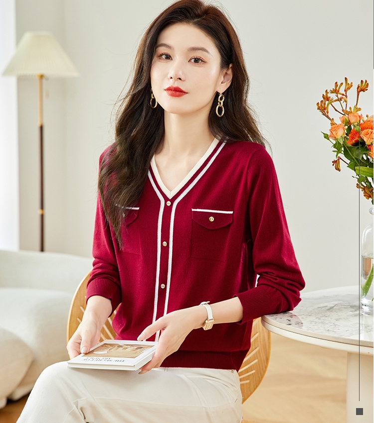 Western style V-neck bottoming shirt autumn and winter tops