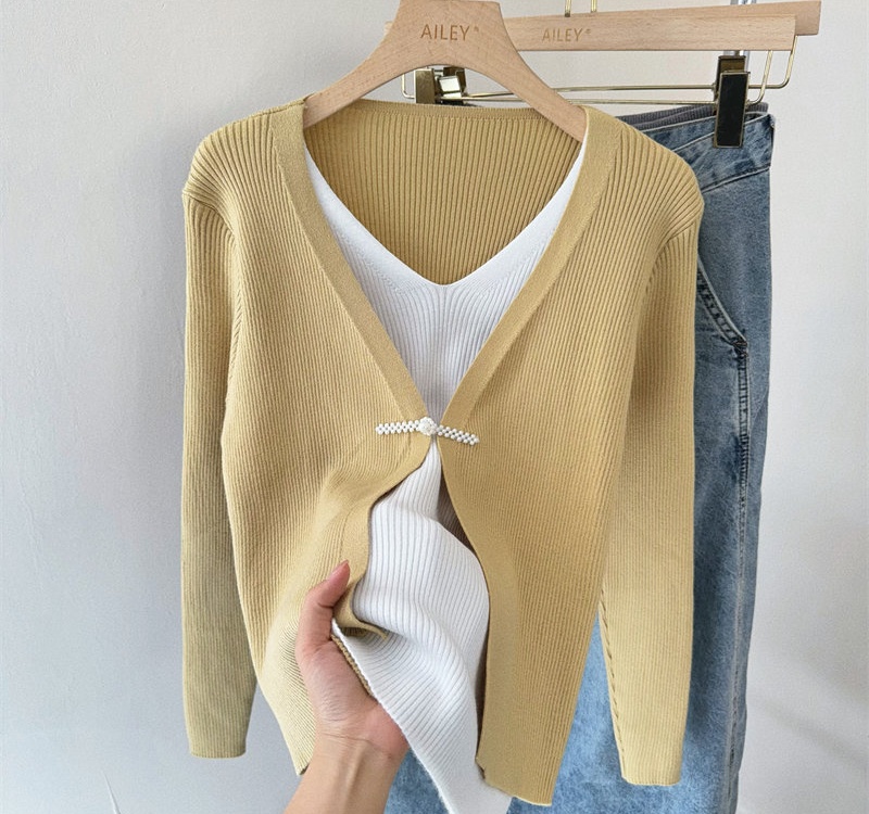 Show young Pseudo-two tops knitted small shirt