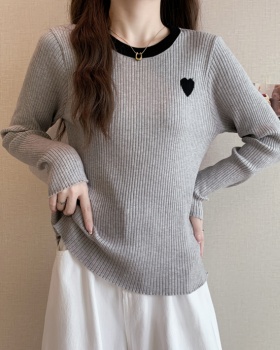 Autumn and winter heart embroidery sweater for women