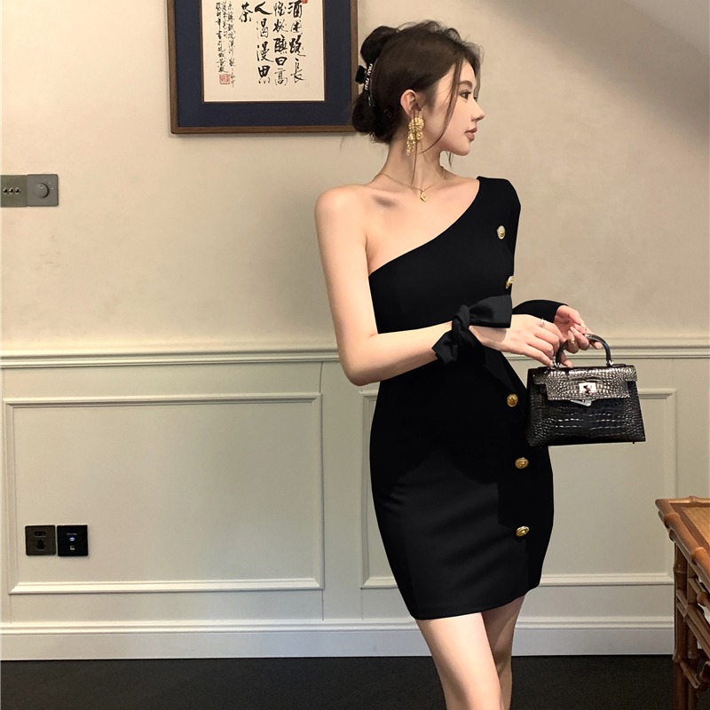 Sloping shoulder temperament slim all-match dress