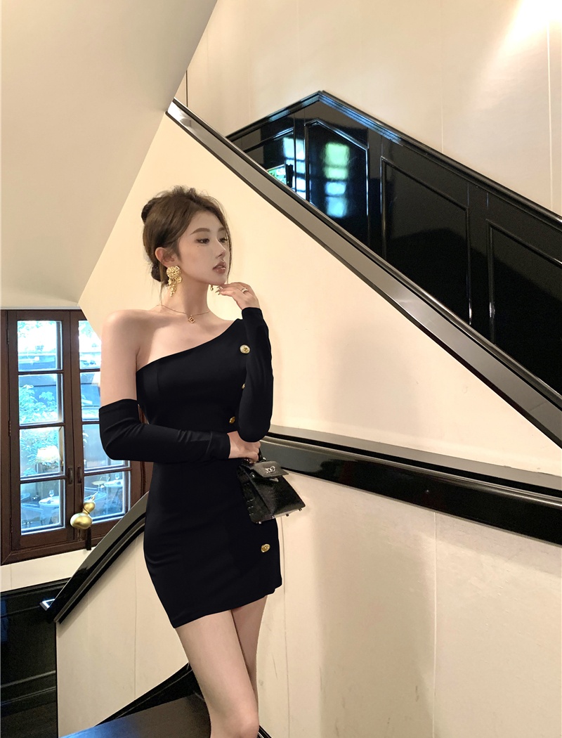 Sloping shoulder temperament slim all-match dress