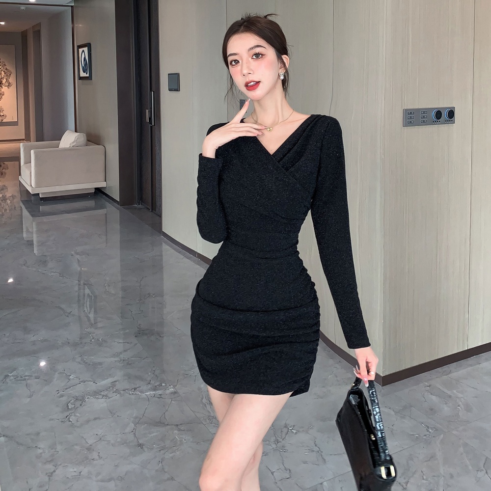 Playful autumn V-neck bottoming cross dress