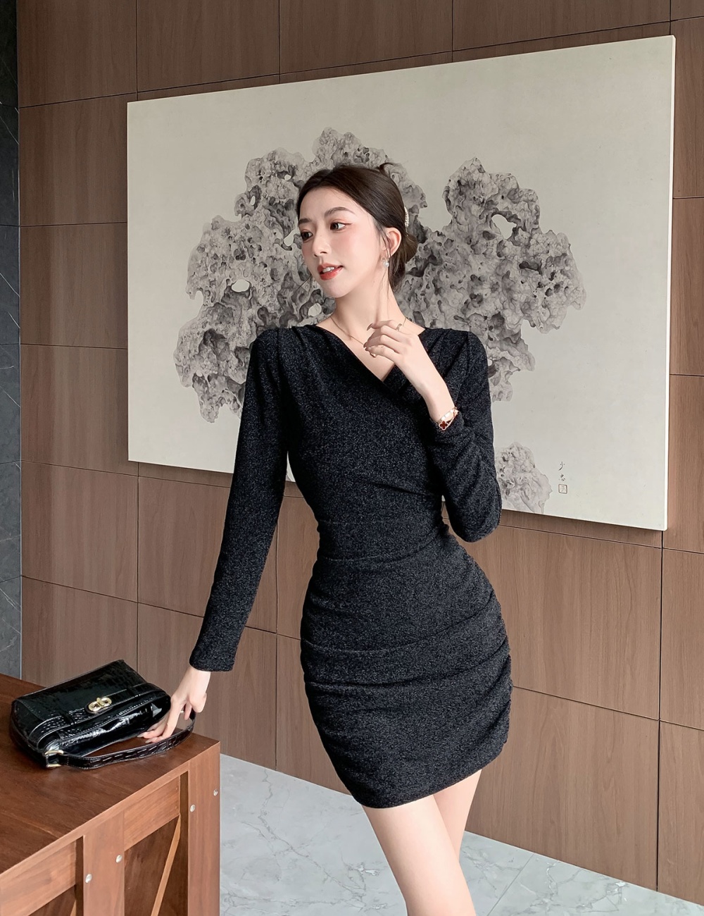 Playful autumn V-neck bottoming cross dress