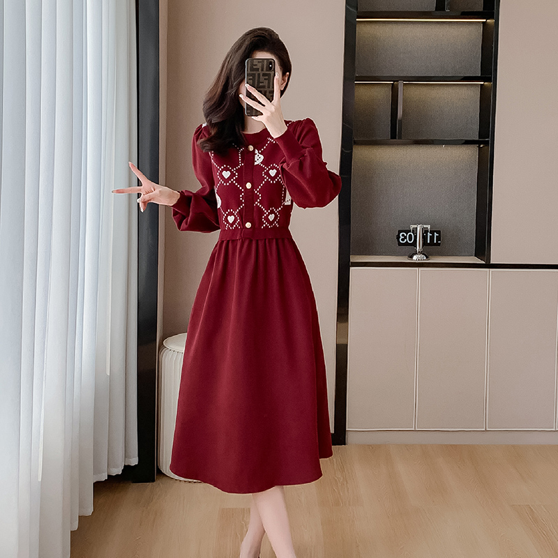 Autumn and winter temperament knitted slim dress