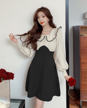 Autumn and winter small fellow doll collar knitted dress