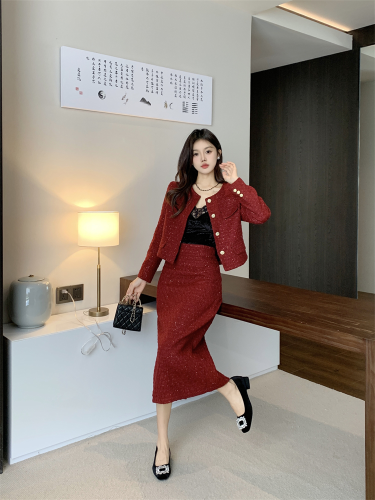 Red chanelstyle autumn and winter long skirt 2pcs set