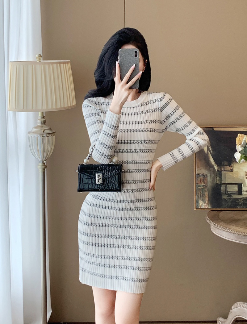 Slim knitted dress inside the ride sweater for women