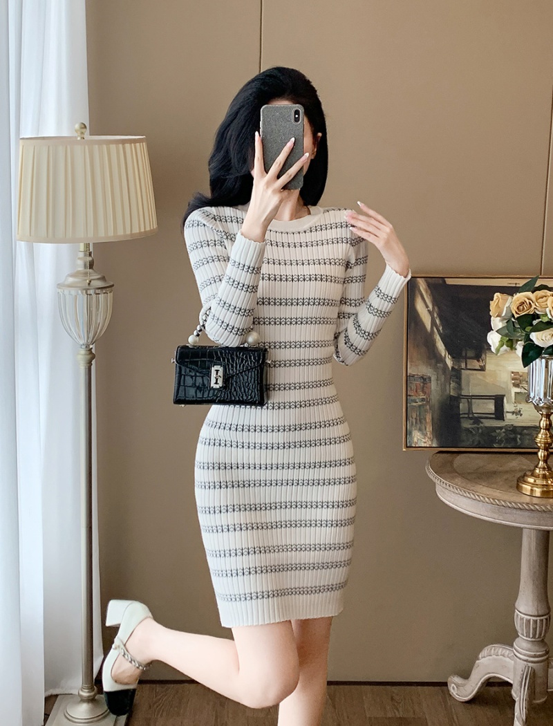 Slim knitted dress inside the ride sweater for women