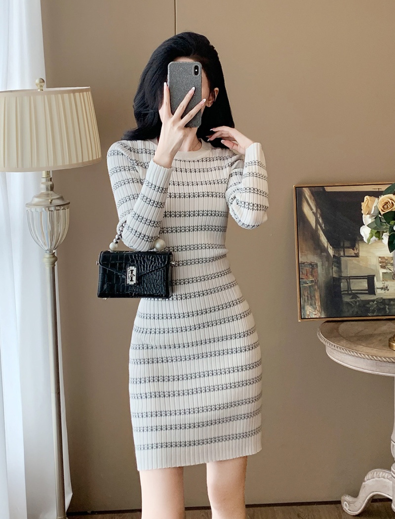 Slim knitted dress inside the ride sweater for women