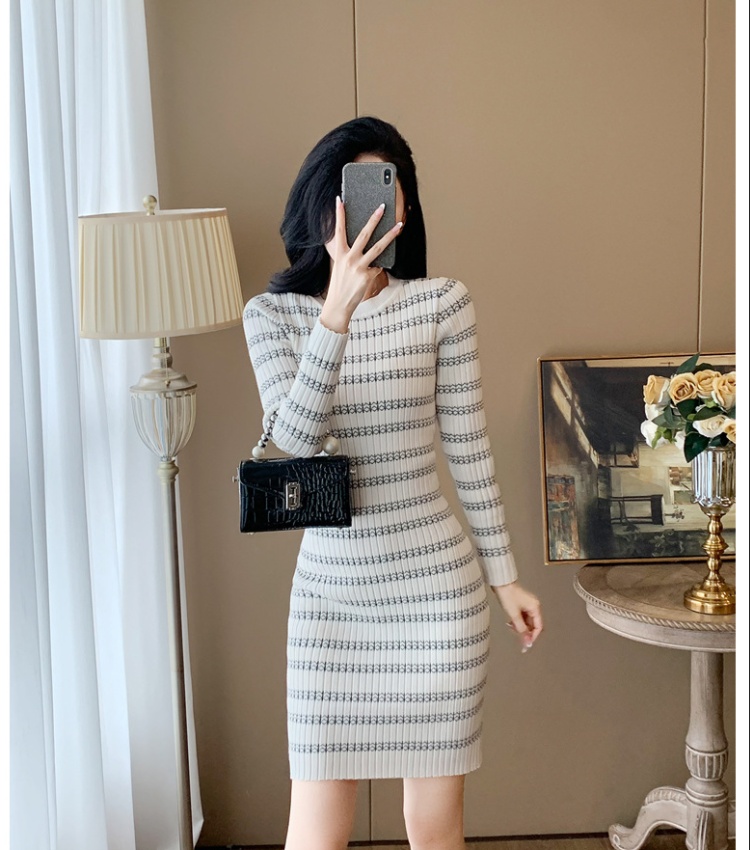 Slim knitted dress inside the ride sweater for women