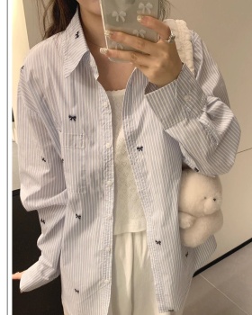 Casual spring and autumn loose shirt for women