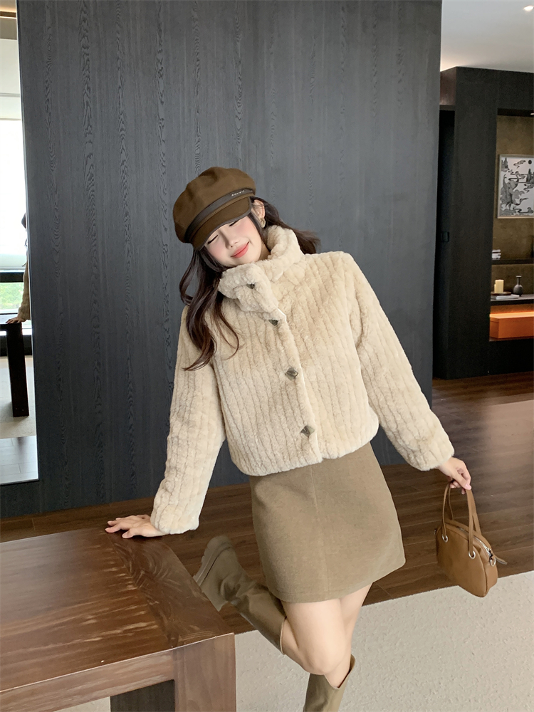 Short fluffy thick coat thermal lamb fur tops for women