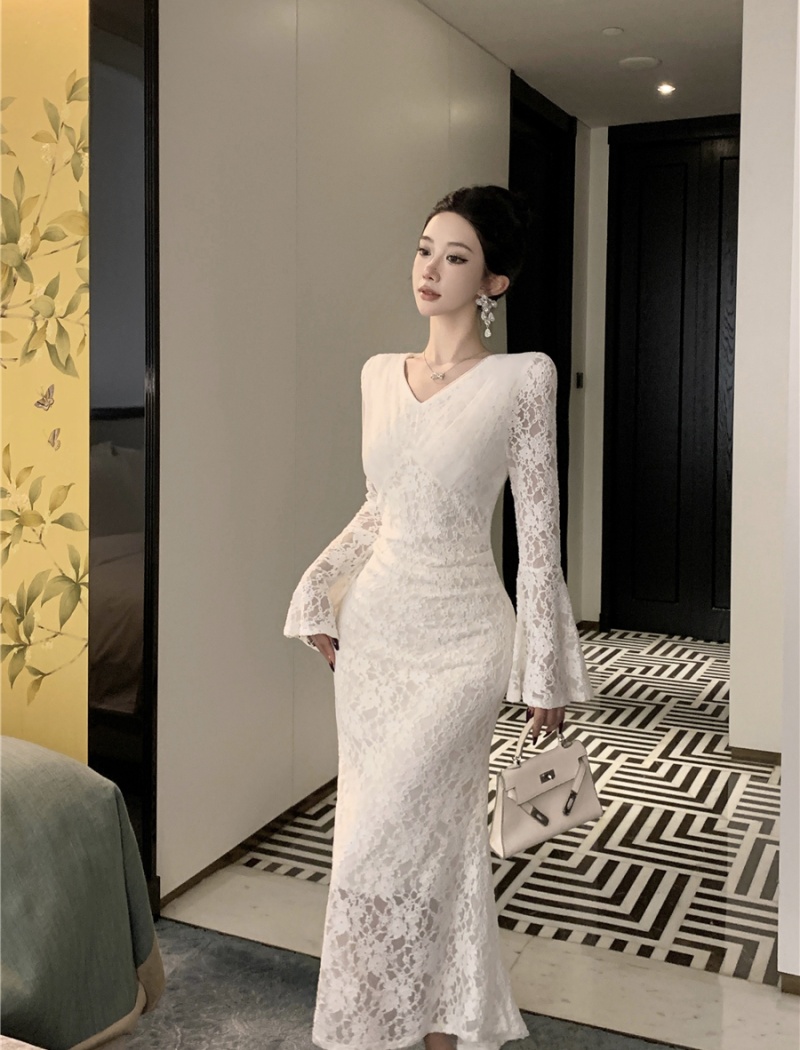 V-neck pinched waist lace trumpet sleeves slim dress