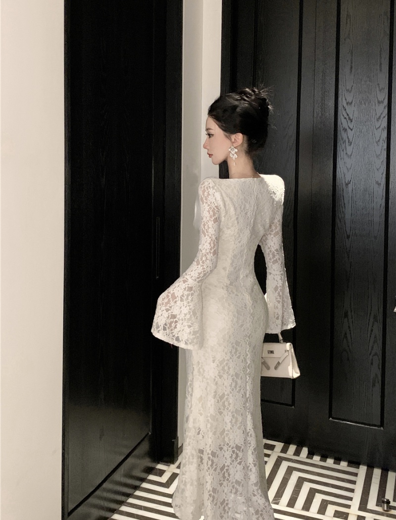 V-neck pinched waist lace trumpet sleeves slim dress