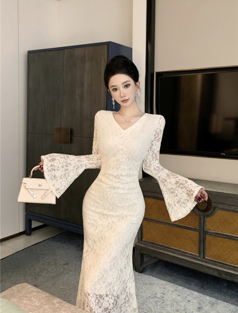 V-neck pinched waist lace trumpet sleeves slim dress