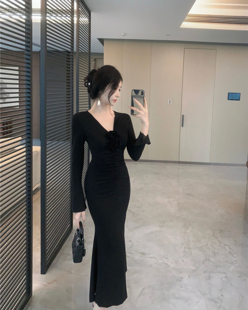 Mermaid Hepburn style long dress black V-neck dress