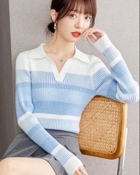 Stripe blue V-neck sweater temperament gradient tops