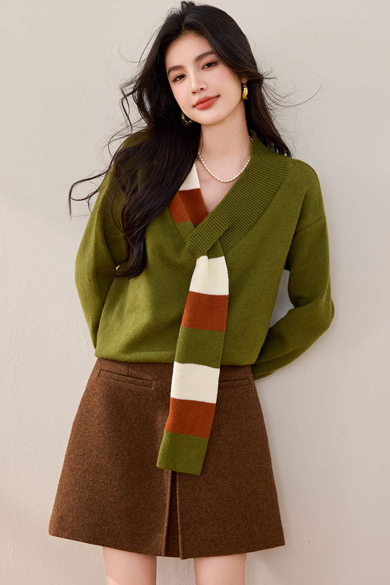 Long sleeve Pseudo-two niche scarves V-neck lazy knitted tops