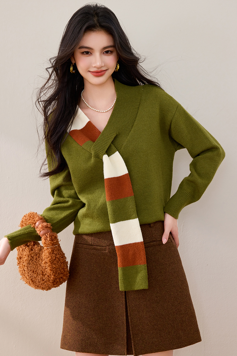 Long sleeve Pseudo-two niche scarves V-neck lazy knitted tops