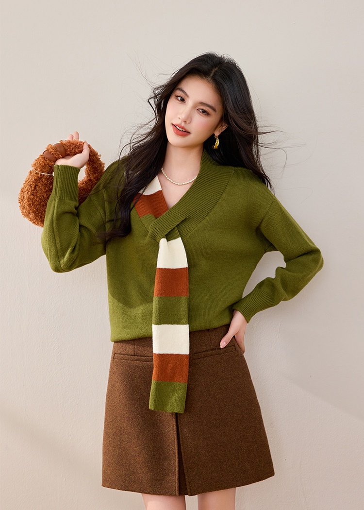 Long sleeve Pseudo-two niche scarves V-neck lazy knitted tops