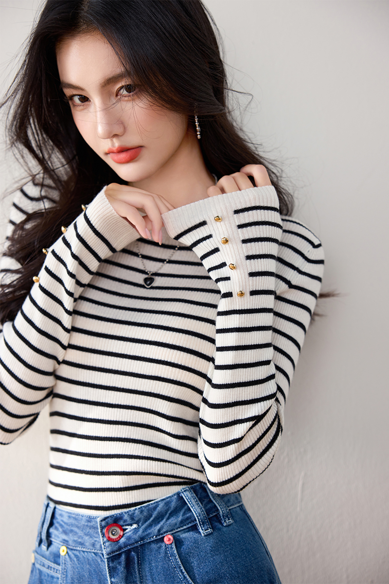 Bottoming mixed colors sweater black-white tops for women