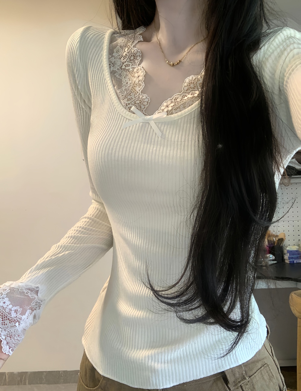 White short lace bow autumn sweater