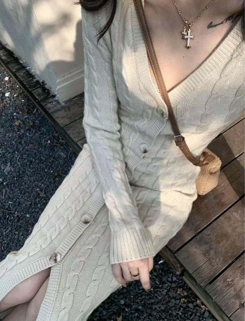 Split knitted autumn and winter fashion slim dress