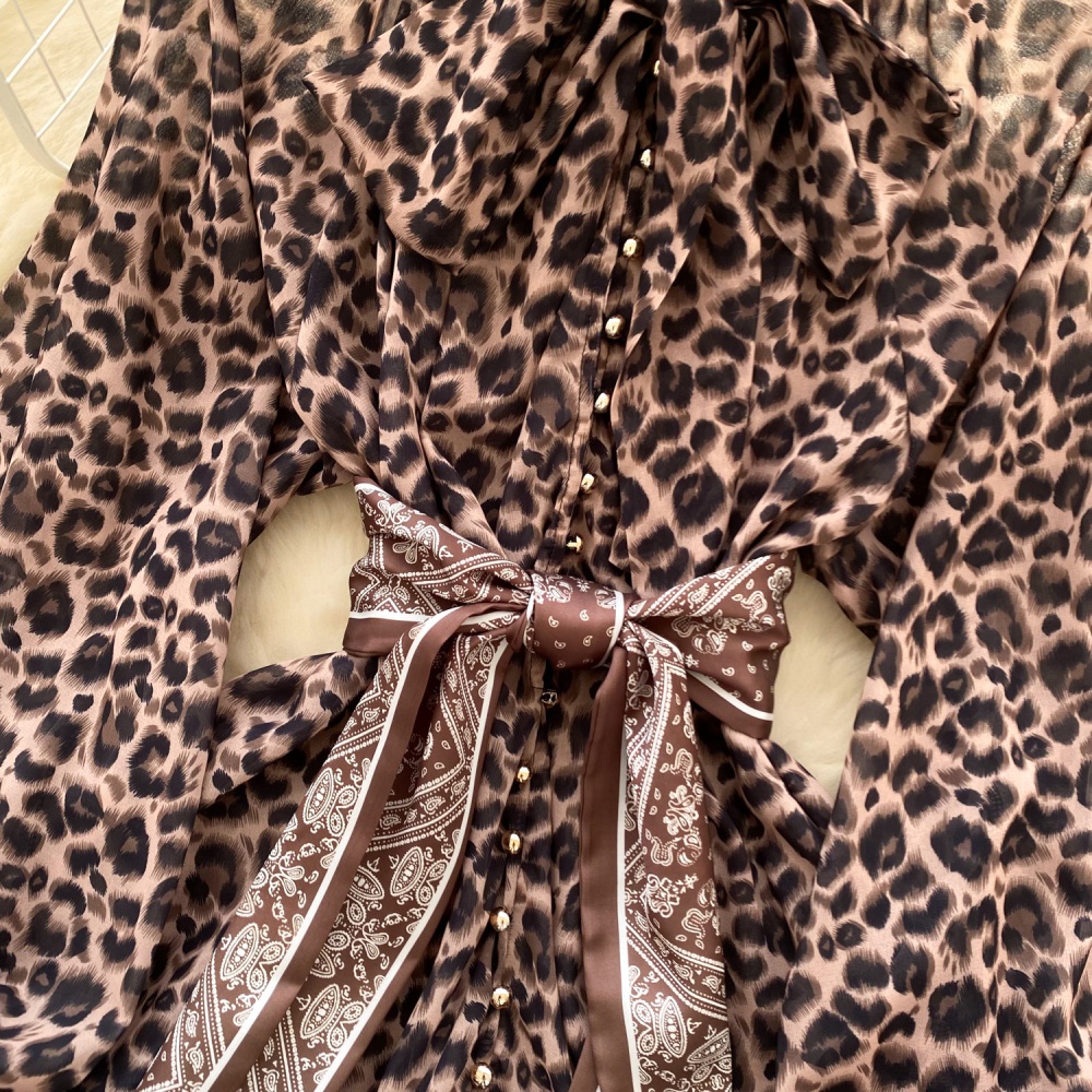 Niche lantern sleeve T-back leopard A-line scarves for women