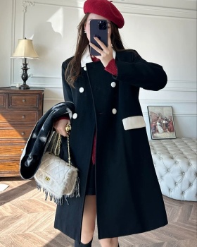 Short black woolen coat thick woolen overcoat