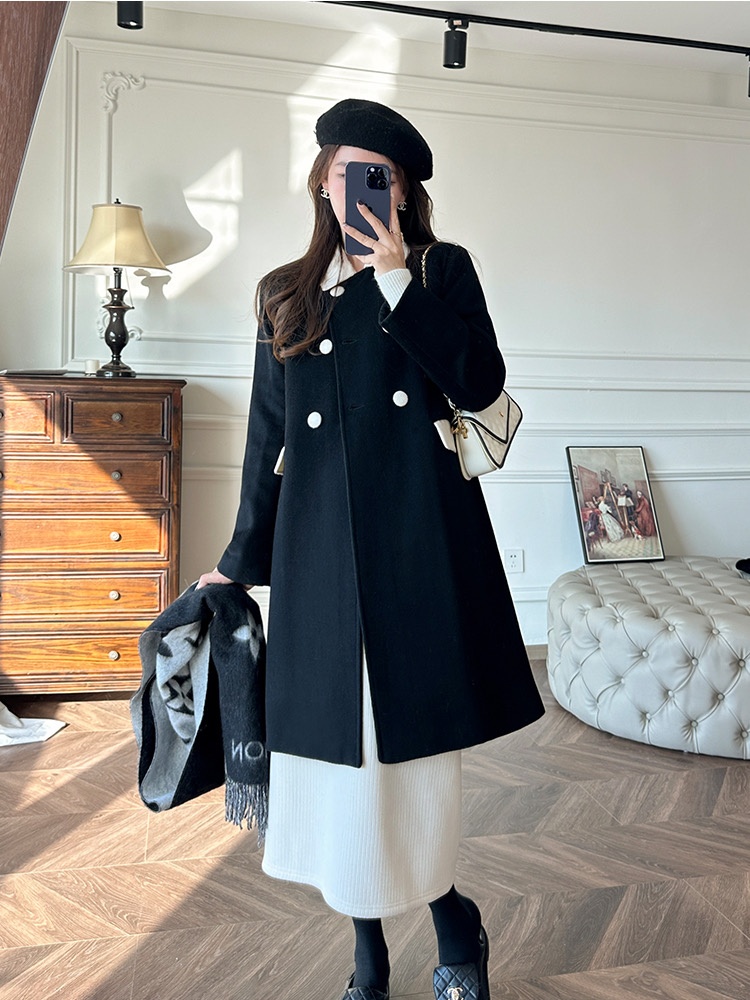 Short black woolen coat thick woolen overcoat