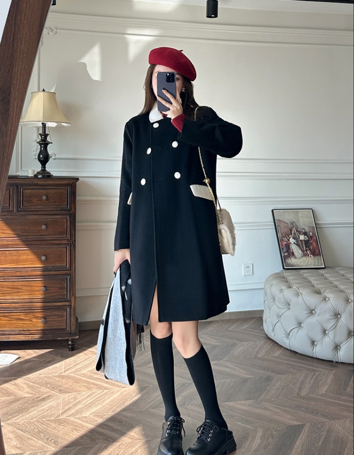 Short black woolen coat thick woolen overcoat